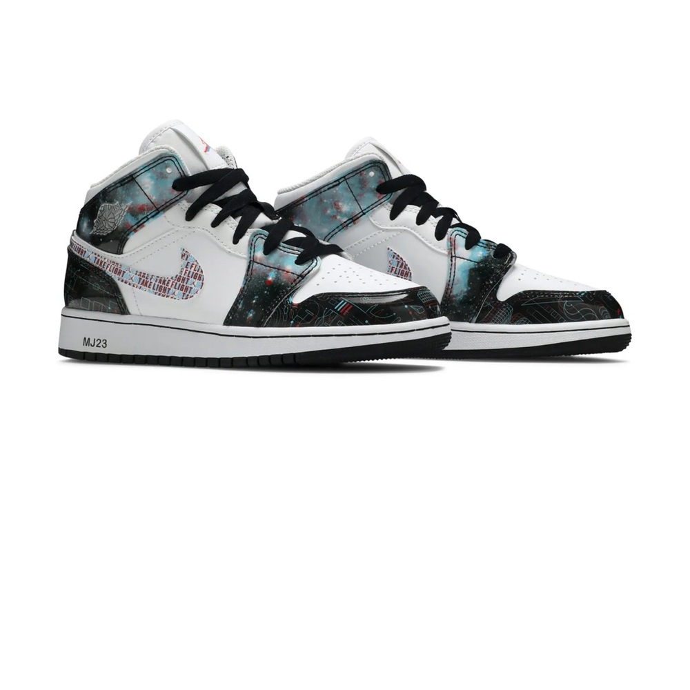 Nike Air Jordan 1 Mid SE Basketball Shoe - size 13 M Y